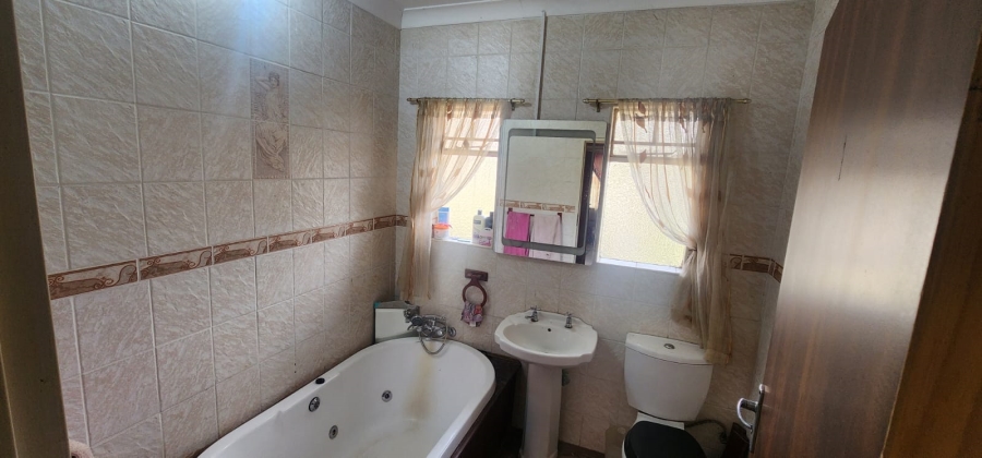 3 Bedroom Property for Sale in Vaalpark Free State